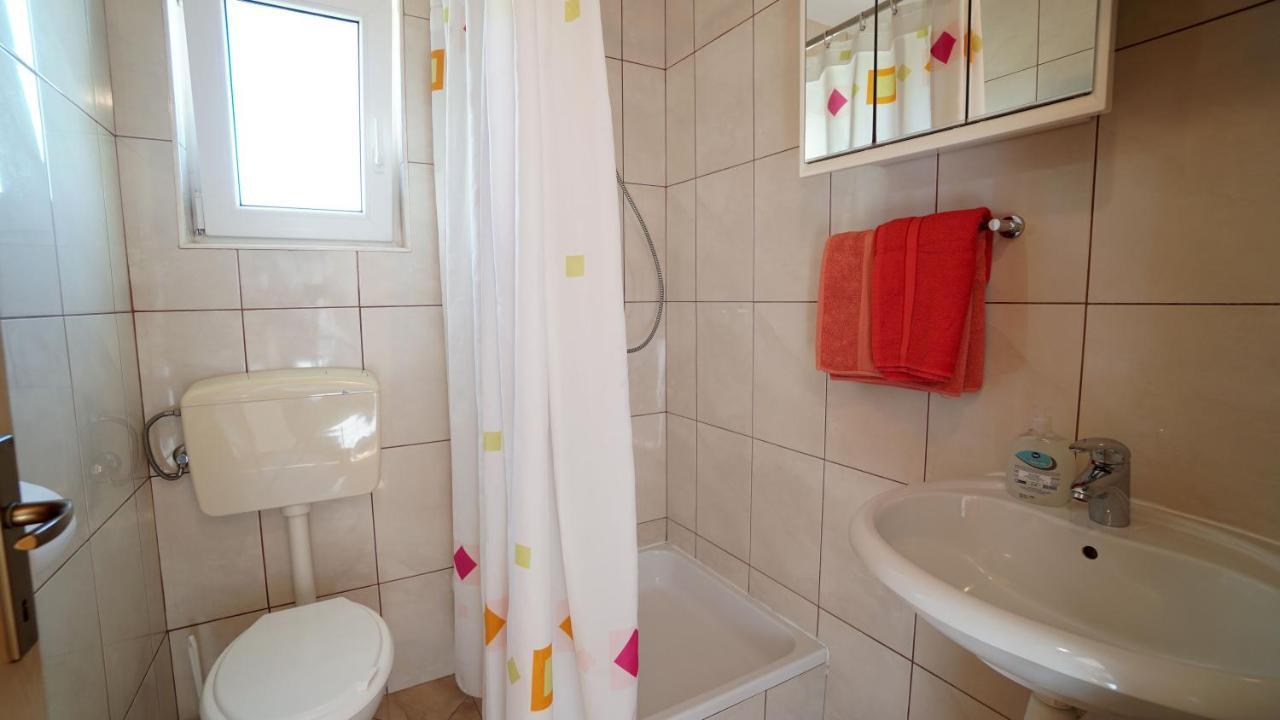 Apartments Kata Gornji Karin Exteriör bild